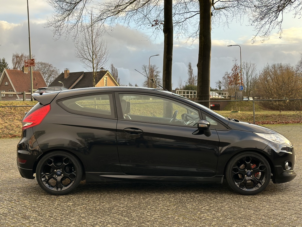 Ford Fiesta Ford Fiesta 1.6 Metal Facelift 135 PK *Leder*Clima*17 Inch Velgen*DIK!