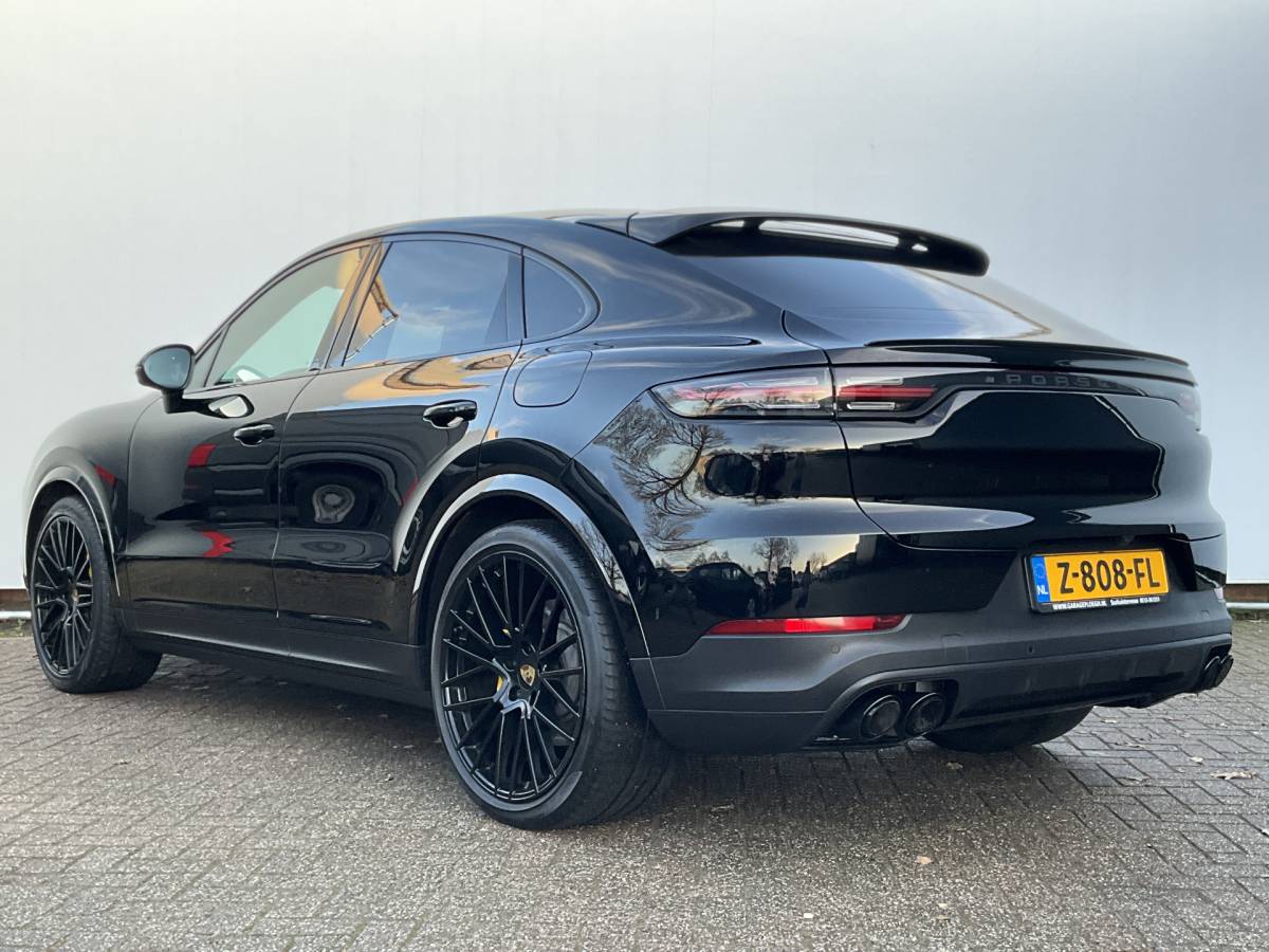 Porsche Cayenne Porsche Cayenne Coupé 3.0 E-Hybrid PHEV 360° Pano SportChrono Luchtvering Bose Carplay Leer Memory UITSTRALING!
