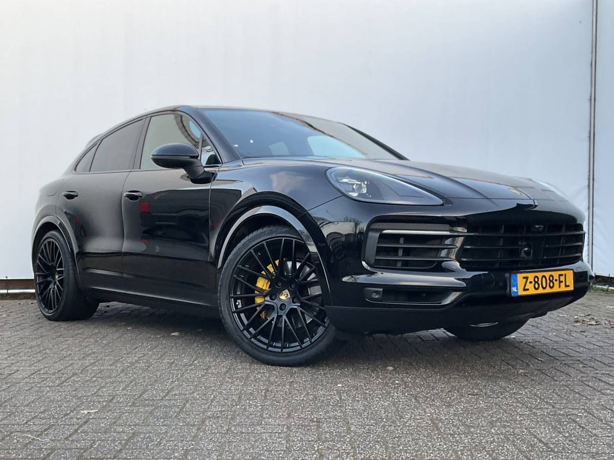 Porsche Cayenne Porsche Cayenne Coupé 3.0 E-Hybrid PHEV 360° Pano SportChrono Luchtvering Bose Carplay Leer Memory UITSTRALING!