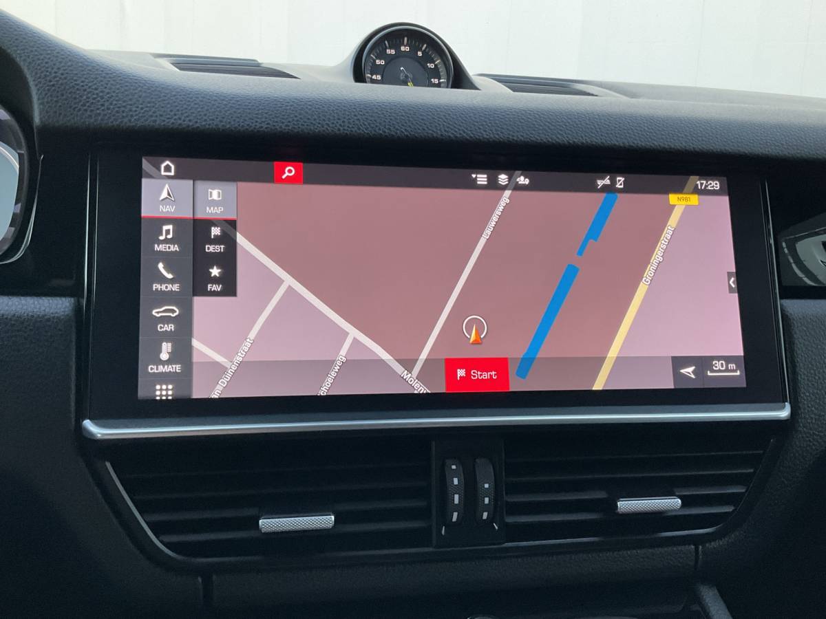 Porsche Cayenne Porsche Cayenne Coupé 3.0 E-Hybrid PHEV 360° Pano SportChrono Luchtvering Bose Carplay Leer Memory UITSTRALING!