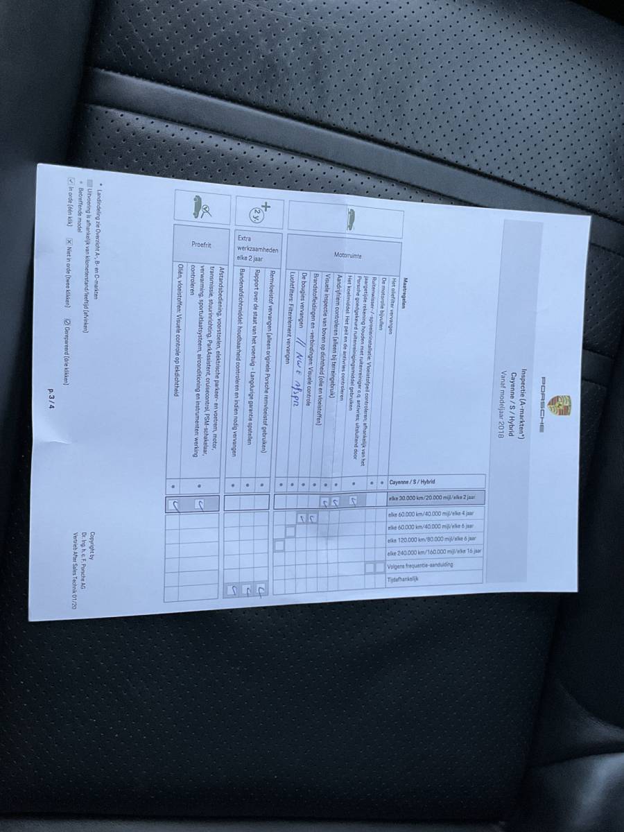 Porsche Cayenne Porsche Cayenne Coupé 3.0 E-Hybrid PHEV 360° Pano SportChrono Luchtvering Bose Carplay Leer Memory UITSTRALING!