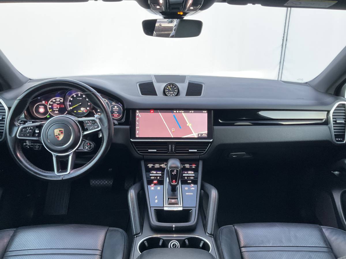 Porsche Cayenne Porsche Cayenne Coupé 3.0 E-Hybrid PHEV 360° Pano SportChrono Luchtvering Bose Carplay Leer Memory UITSTRALING!