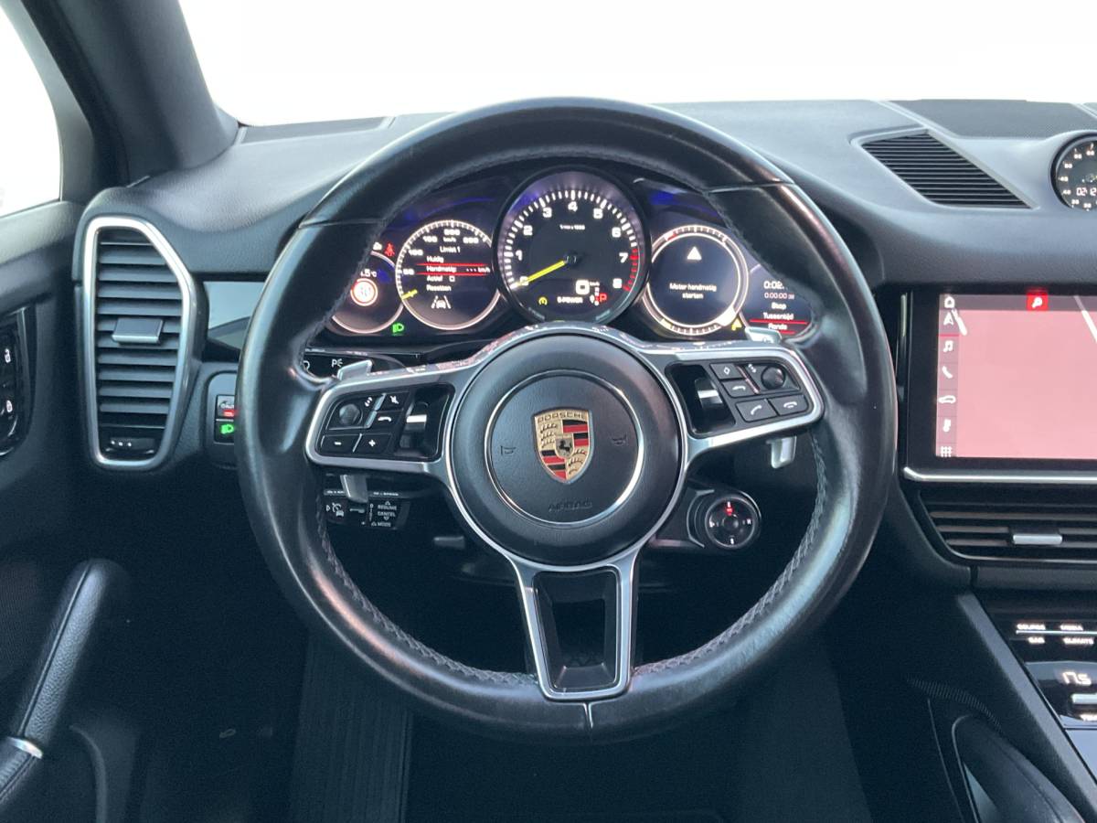 Porsche Cayenne Porsche Cayenne Coupé 3.0 E-Hybrid PHEV 360° Pano SportChrono Luchtvering Bose Carplay Leer Memory UITSTRALING!