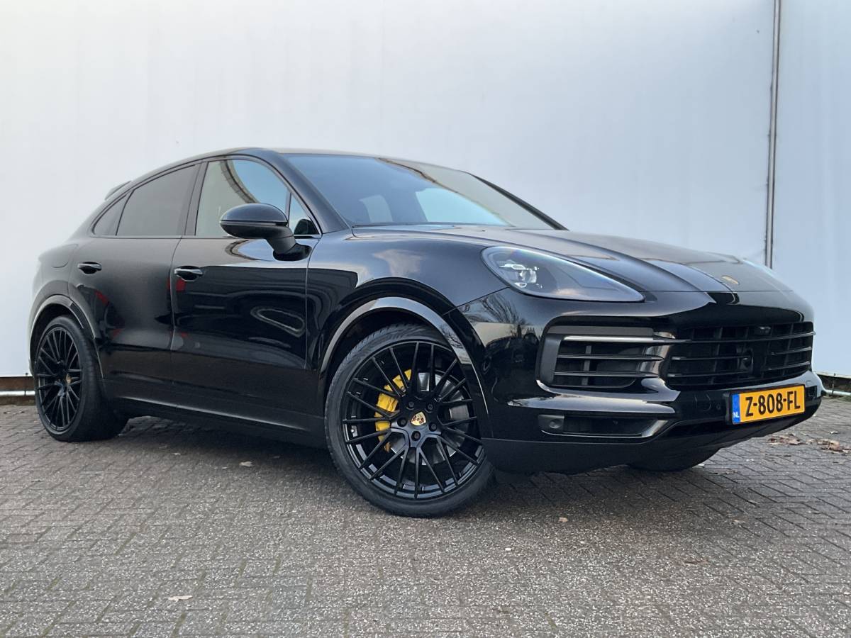 Porsche Cayenne Porsche Cayenne Coupé 3.0 E-Hybrid PHEV 360° Pano SportChrono Luchtvering Bose Carplay Leer Memory UITSTRALING!