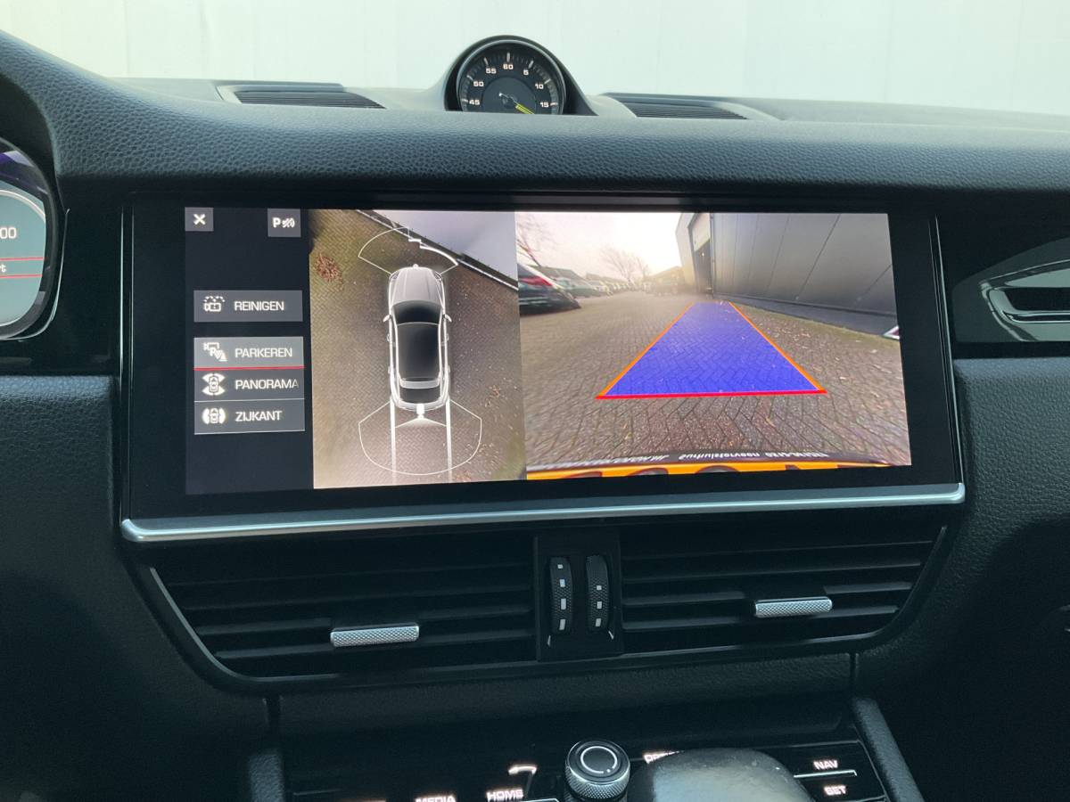 Porsche Cayenne Porsche Cayenne Coupé 3.0 E-Hybrid PHEV 360° Pano SportChrono Luchtvering Bose Carplay Leer Memory UITSTRALING!