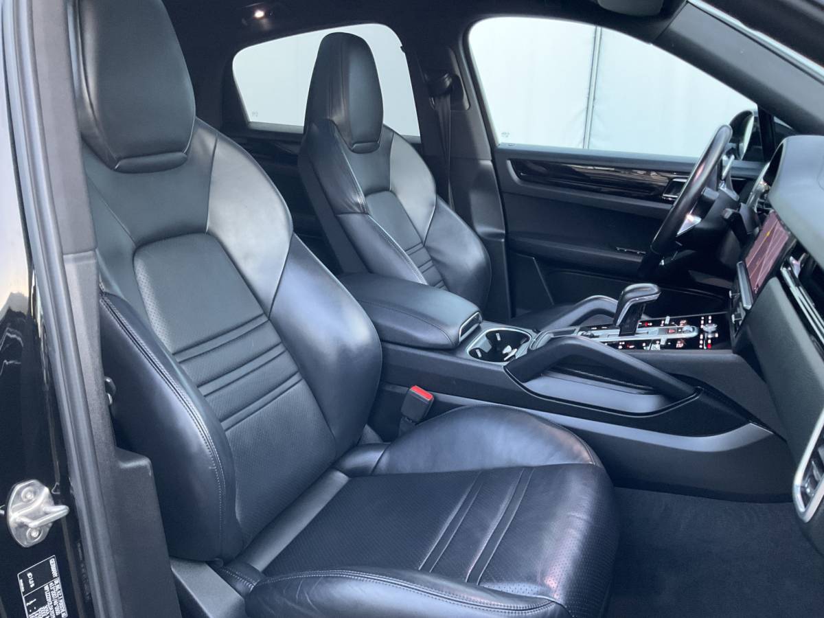 Porsche Cayenne Porsche Cayenne Coupé 3.0 E-Hybrid PHEV 360° Pano SportChrono Luchtvering Bose Carplay Leer Memory UITSTRALING!