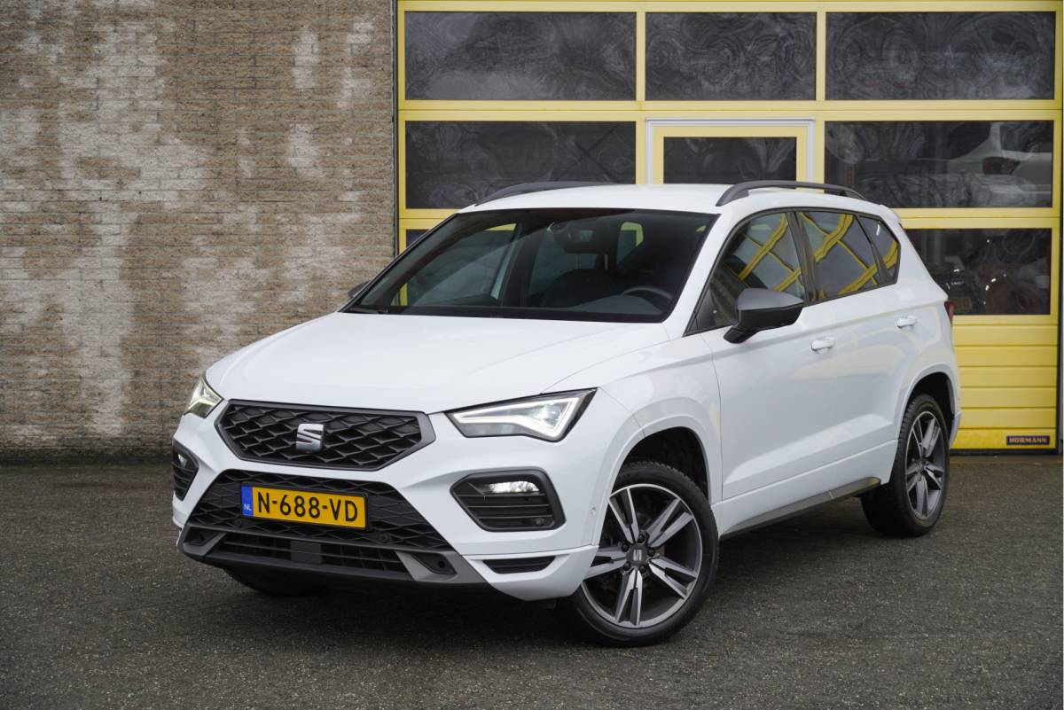 SEAT Ateca SEAT Ateca 1.0 TSI FR Business Intense BJ2022 Lmv 18″ | Led V+A | Pdc | Navi | Keyless entry | Elek. achterklep | App-Connect | Achteruitrijcamera | Virtual cockpit | Climate control | Cruise control | Sportstoelen | Verwarmde voorstoelen | Zwarte hemel