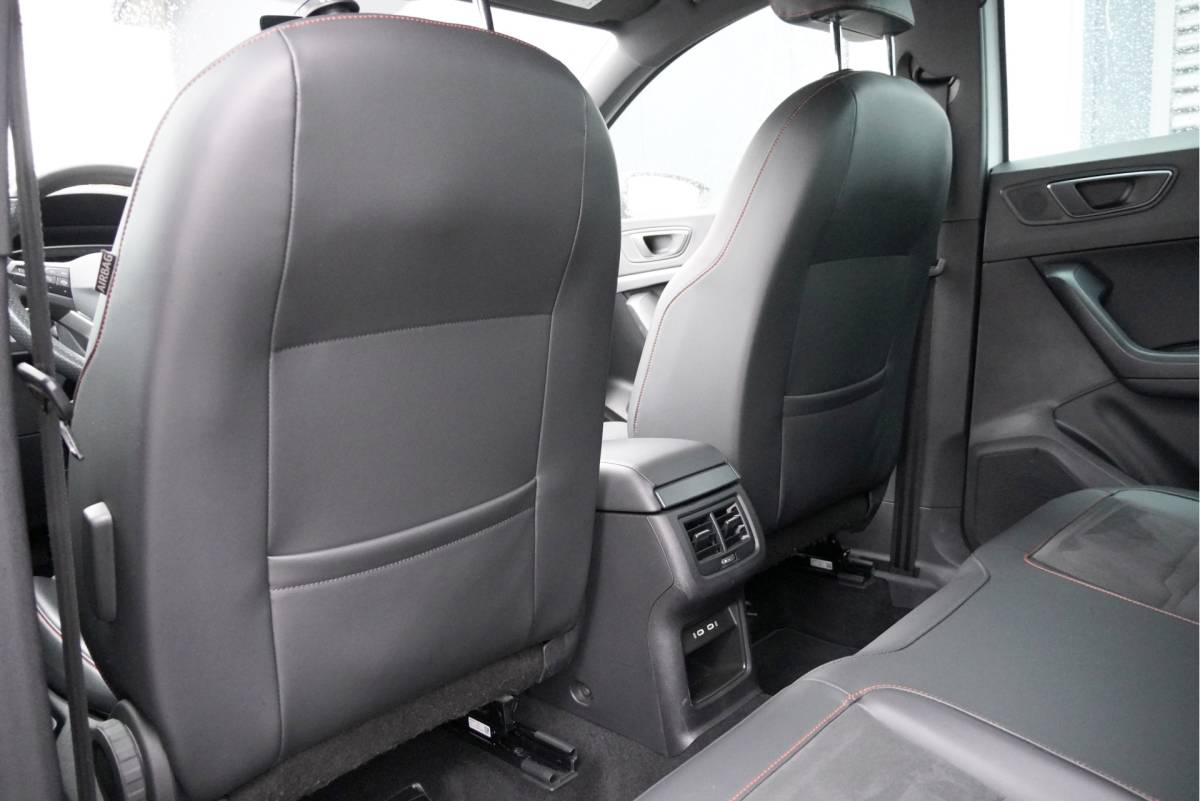 SEAT Ateca SEAT Ateca 1.0 TSI FR Business Intense BJ2022 Lmv 18″ | Led V+A | Pdc | Navi | Keyless entry | Elek. achterklep | App-Connect | Achteruitrijcamera | Virtual cockpit | Climate control | Cruise control | Sportstoelen | Verwarmde voorstoelen | Zwarte hemel