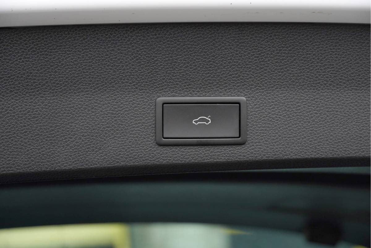 SEAT Ateca SEAT Ateca 1.0 TSI FR Business Intense BJ2022 Lmv 18″ | Led V+A | Pdc | Navi | Keyless entry | Elek. achterklep | App-Connect | Achteruitrijcamera | Virtual cockpit | Climate control | Cruise control | Sportstoelen | Verwarmde voorstoelen | Zwarte hemel
