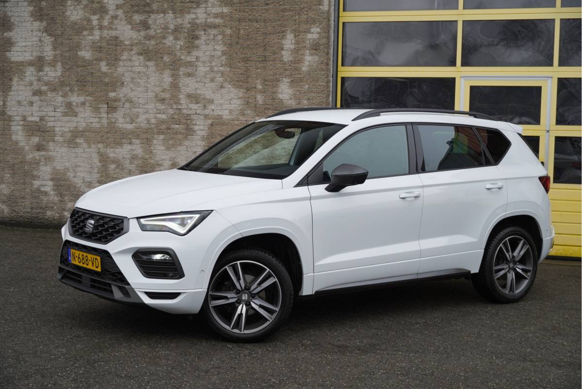 SEAT Ateca SEAT Ateca 1.0 TSI FR Business Intense BJ2022 Lmv 18″ | Led V+A | Pdc | Navi | Keyless entry | Elek. achterklep | App-Connect | Achteruitrijcamera | Virtual cockpit | Climate control | Cruise control | Sportstoelen | Verwarmde voorstoelen | Zwarte hemel