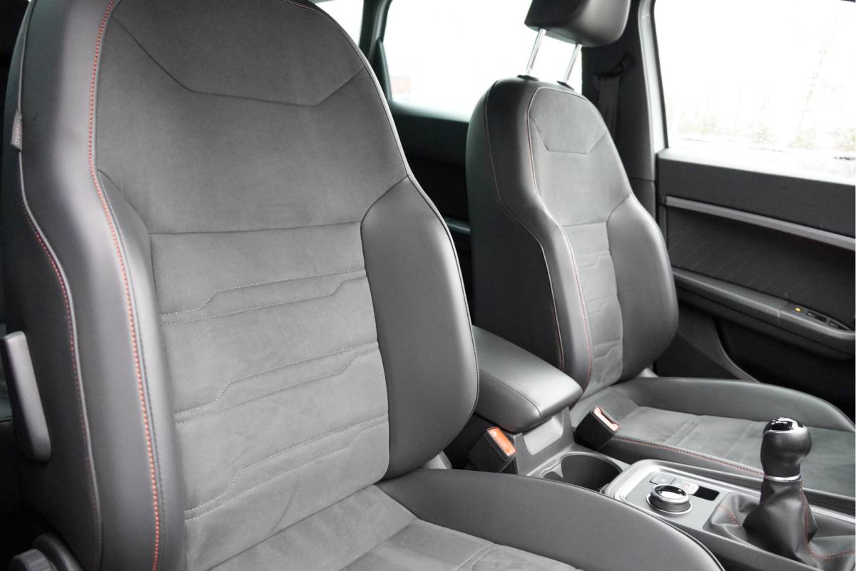 SEAT Ateca SEAT Ateca 1.0 TSI FR Business Intense BJ2022 Lmv 18″ | Led V+A | Pdc | Navi | Keyless entry | Elek. achterklep | App-Connect | Achteruitrijcamera | Virtual cockpit | Climate control | Cruise control | Sportstoelen | Verwarmde voorstoelen | Zwarte hemel