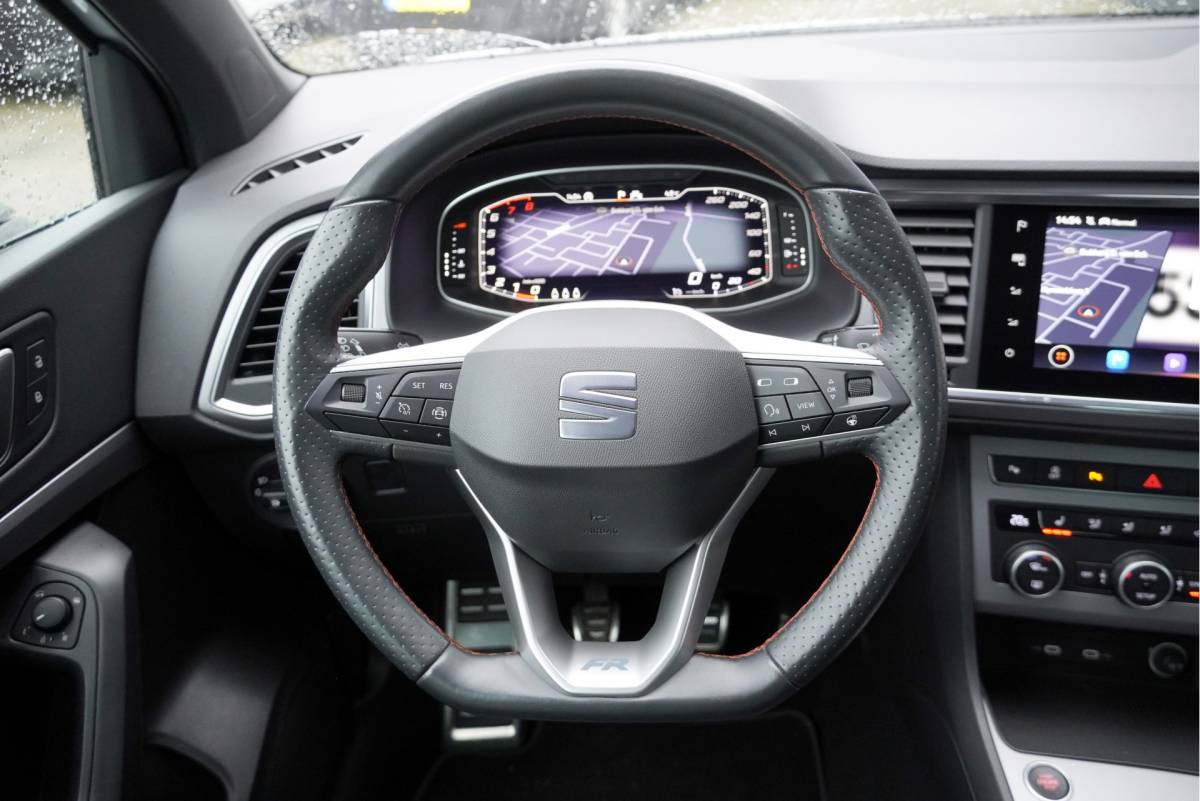 SEAT Ateca SEAT Ateca 1.0 TSI FR Business Intense BJ2022 Lmv 18″ | Led V+A | Pdc | Navi | Keyless entry | Elek. achterklep | App-Connect | Achteruitrijcamera | Virtual cockpit | Climate control | Cruise control | Sportstoelen | Verwarmde voorstoelen | Zwarte hemel