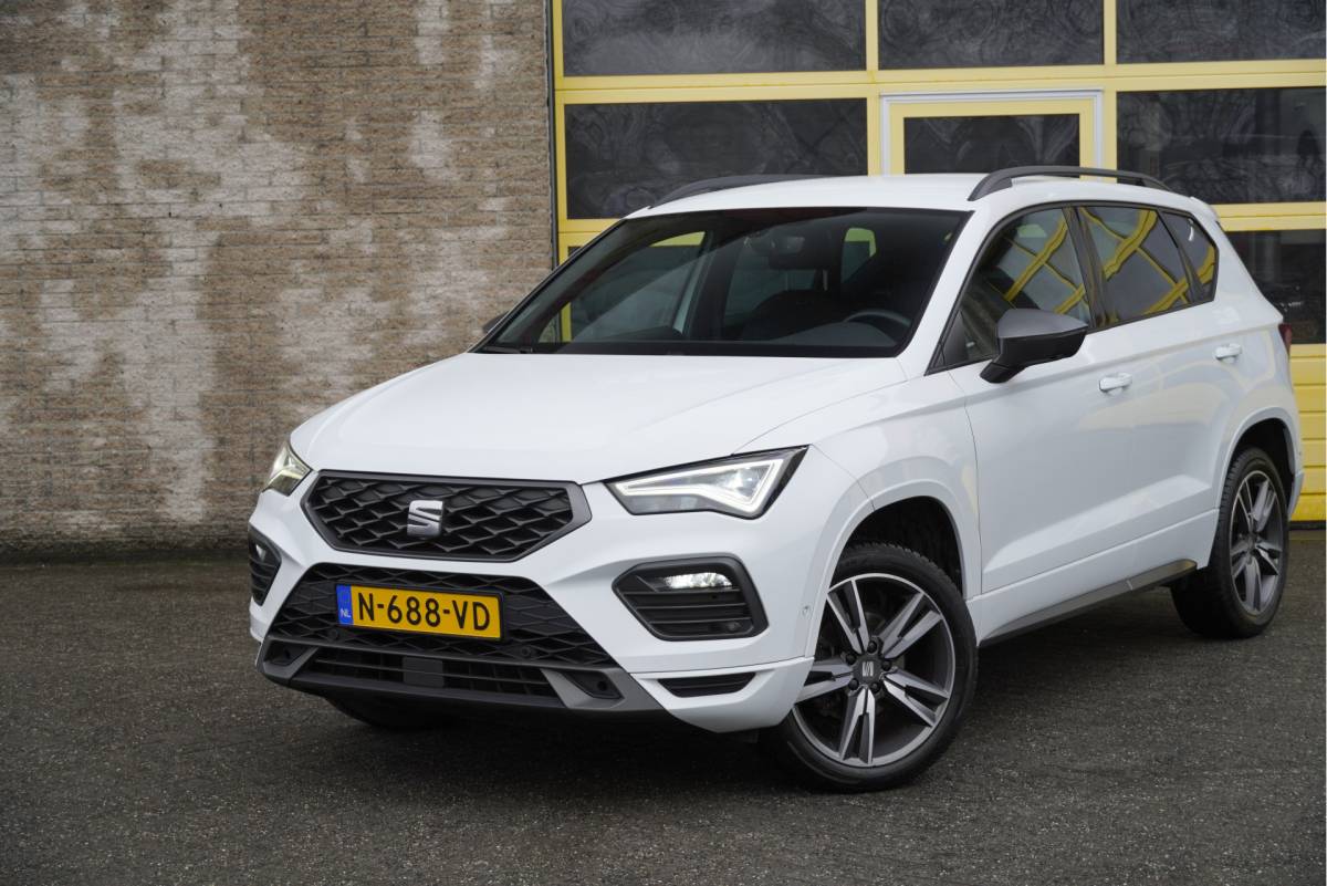 SEAT Ateca SEAT Ateca 1.0 TSI FR Business Intense BJ2022 Lmv 18″ | Led V+A | Pdc | Navi | Keyless entry | Elek. achterklep | App-Connect | Achteruitrijcamera | Virtual cockpit | Climate control | Cruise control | Sportstoelen | Verwarmde voorstoelen | Zwarte hemel
