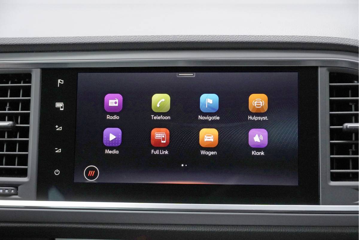 SEAT Ateca SEAT Ateca 1.0 TSI FR Business Intense BJ2022 Lmv 18″ | Led V+A | Pdc | Navi | Keyless entry | Elek. achterklep | App-Connect | Achteruitrijcamera | Virtual cockpit | Climate control | Cruise control | Sportstoelen | Verwarmde voorstoelen | Zwarte hemel