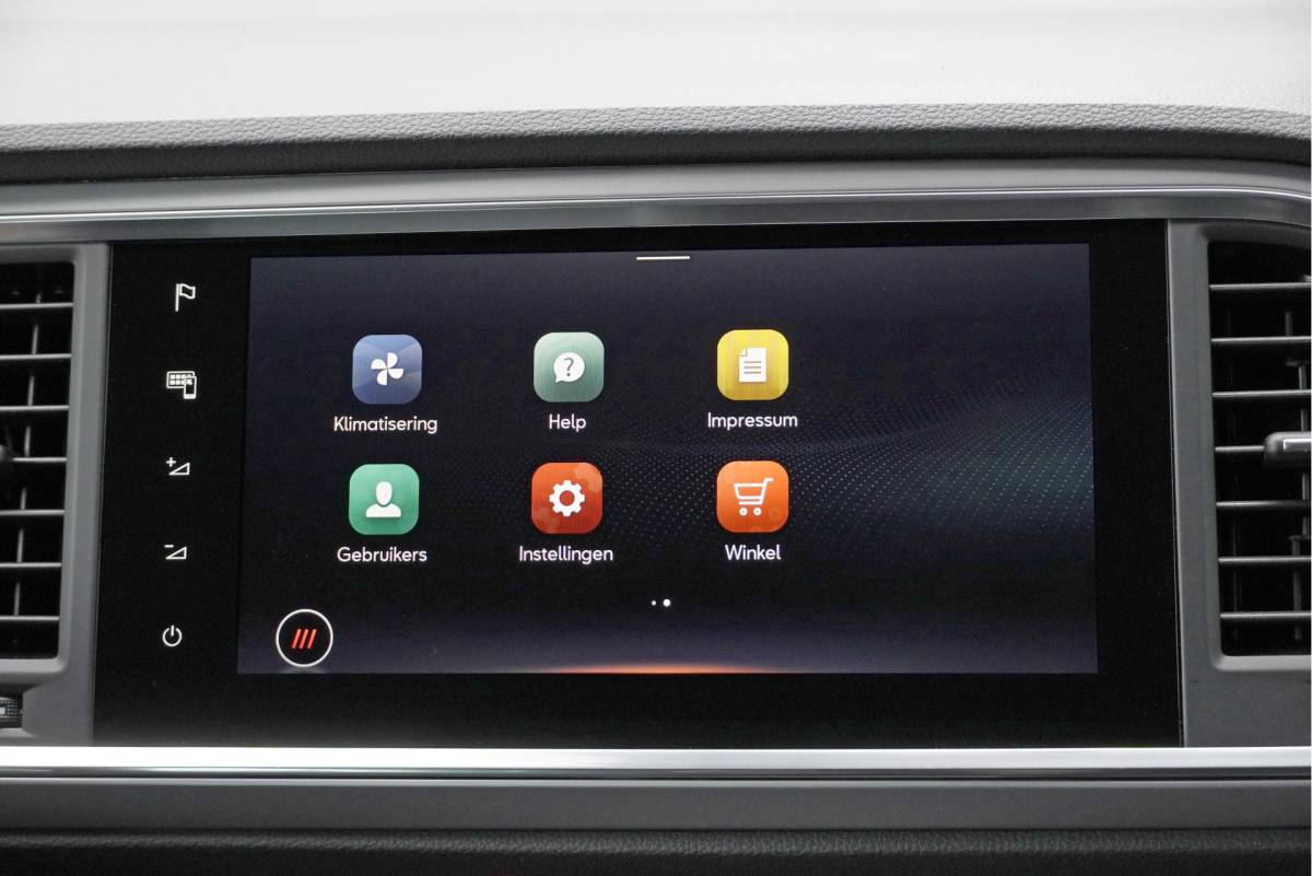 SEAT Ateca SEAT Ateca 1.0 TSI FR Business Intense BJ2022 Lmv 18″ | Led V+A | Pdc | Navi | Keyless entry | Elek. achterklep | App-Connect | Achteruitrijcamera | Virtual cockpit | Climate control | Cruise control | Sportstoelen | Verwarmde voorstoelen | Zwarte hemel