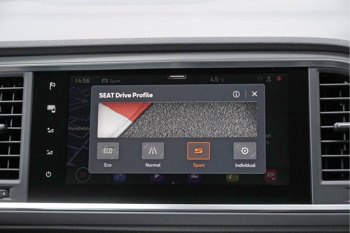SEAT Ateca SEAT Ateca 1.0 TSI FR Business Intense BJ2022 Lmv 18″ | Led V+A | Pdc | Navi | Keyless entry | Elek. achterklep | App-Connect | Achteruitrijcamera | Virtual cockpit | Climate control | Cruise control | Sportstoelen | Verwarmde voorstoelen | Zwarte hemel