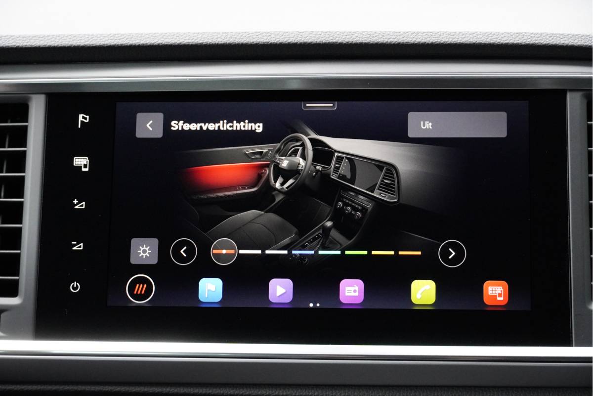 SEAT Ateca SEAT Ateca 1.0 TSI FR Business Intense BJ2022 Lmv 18″ | Led V+A | Pdc | Navi | Keyless entry | Elek. achterklep | App-Connect | Achteruitrijcamera | Virtual cockpit | Climate control | Cruise control | Sportstoelen | Verwarmde voorstoelen | Zwarte hemel