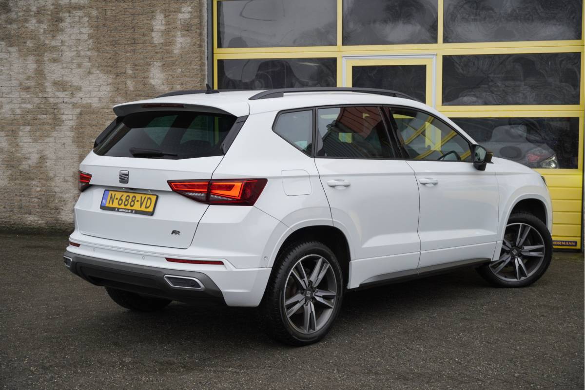 SEAT Ateca SEAT Ateca 1.0 TSI FR Business Intense BJ2022 Lmv 18″ | Led V+A | Pdc | Navi | Keyless entry | Elek. achterklep | App-Connect | Achteruitrijcamera | Virtual cockpit | Climate control | Cruise control | Sportstoelen | Verwarmde voorstoelen | Zwarte hemel