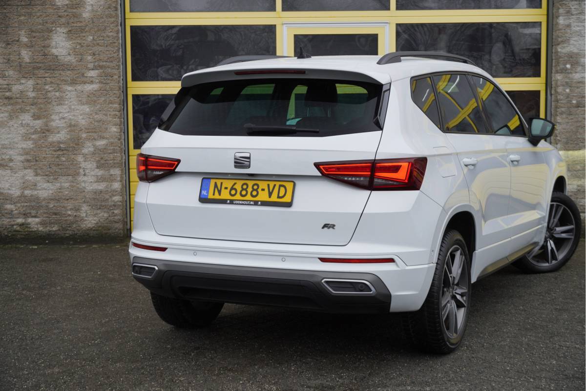 SEAT Ateca SEAT Ateca 1.0 TSI FR Business Intense BJ2022 Lmv 18″ | Led V+A | Pdc | Navi | Keyless entry | Elek. achterklep | App-Connect | Achteruitrijcamera | Virtual cockpit | Climate control | Cruise control | Sportstoelen | Verwarmde voorstoelen | Zwarte hemel