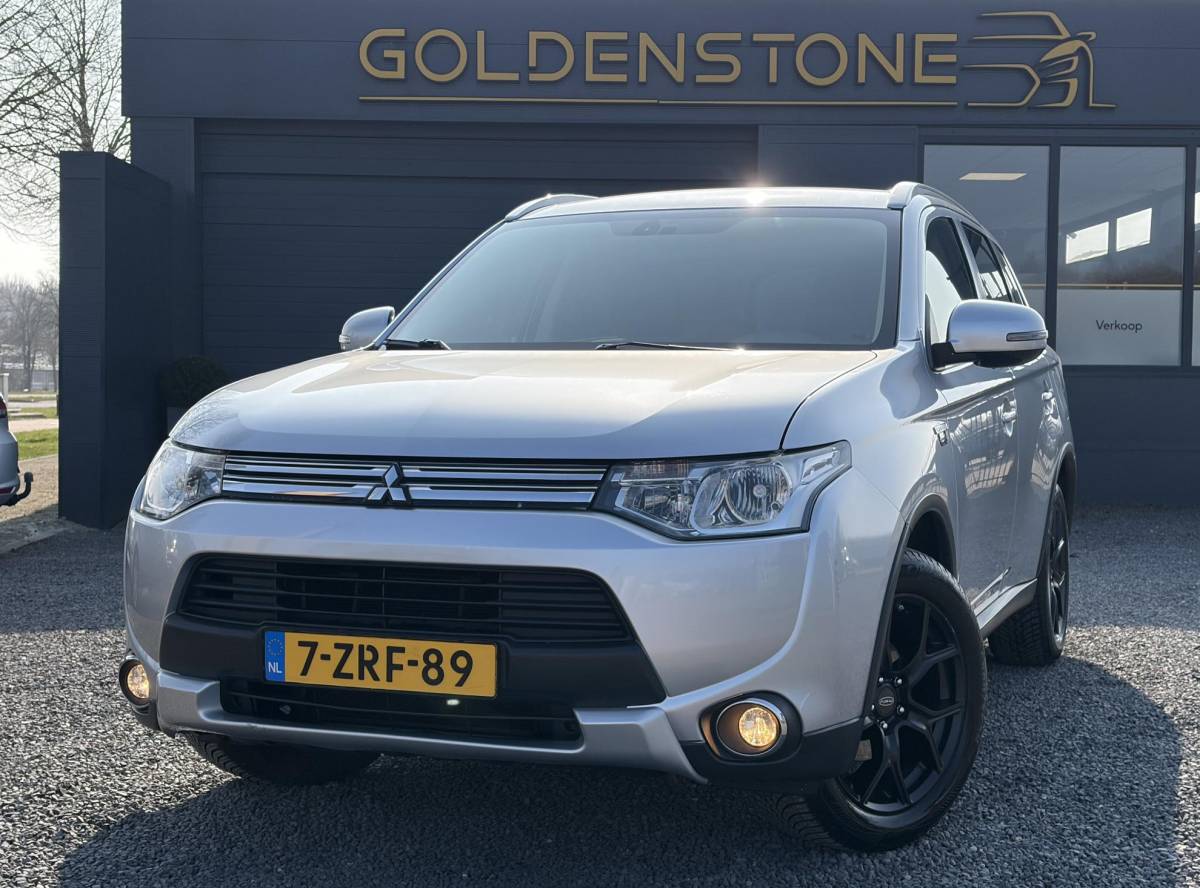Mitsubishi Outlander Mitsubishi Outlander 2.0 PHEV Business Edition X-Line 2e Eigenaar,Navi,Camera,Keyless,Halfleder,Dealer Onderhouden,Clima,Cruise,Lm velgen,N.A.P,Apk tot 03-2027