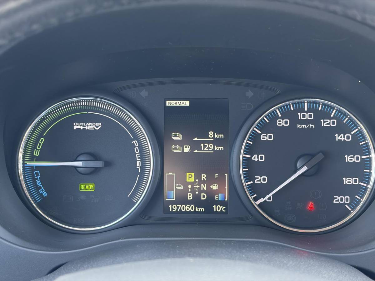 Mitsubishi Outlander Mitsubishi Outlander 2.0 PHEV Business Edition X-Line 2e Eigenaar,Navi,Camera,Keyless,Halfleder,Dealer Onderhouden,Clima,Cruise,Lm velgen,N.A.P,Apk tot 03-2027