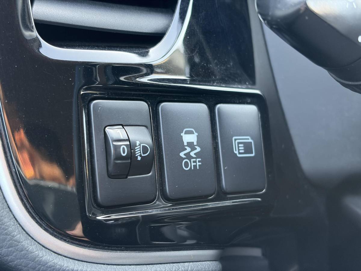 Mitsubishi Outlander Mitsubishi Outlander 2.0 PHEV Business Edition X-Line 2e Eigenaar,Navi,Camera,Keyless,Halfleder,Dealer Onderhouden,Clima,Cruise,Lm velgen,N.A.P,Apk tot 03-2027