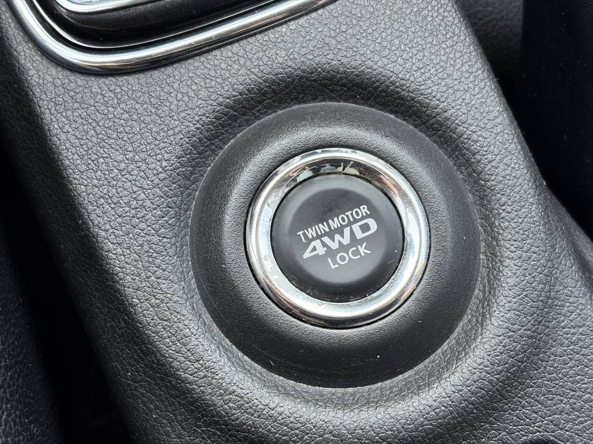 Mitsubishi Outlander Mitsubishi Outlander 2.0 PHEV Business Edition X-Line 2e Eigenaar,Navi,Camera,Keyless,Halfleder,Dealer Onderhouden,Clima,Cruise,Lm velgen,N.A.P,Apk tot 03-2027