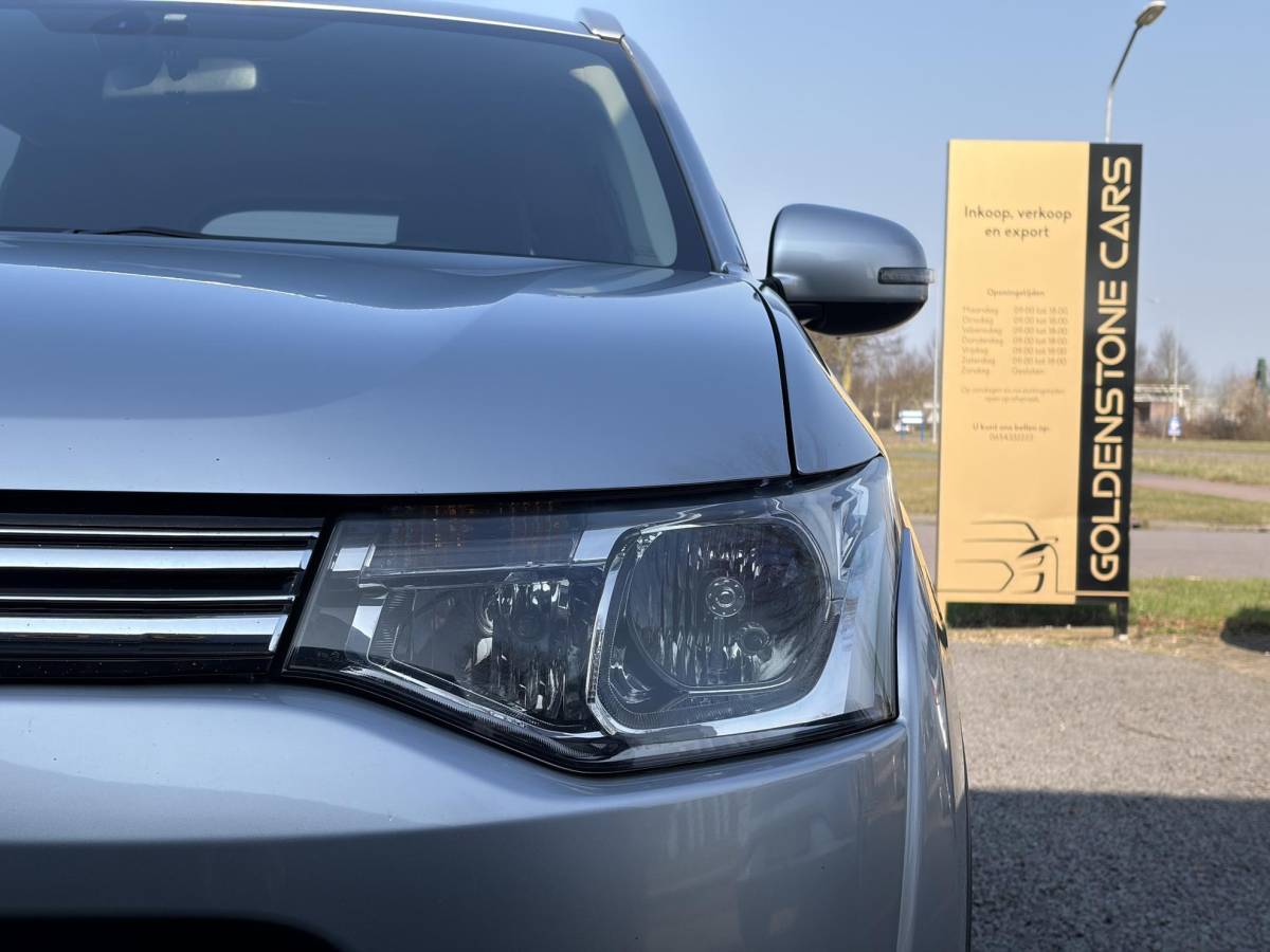 Mitsubishi Outlander Mitsubishi Outlander 2.0 PHEV Business Edition X-Line 2e Eigenaar,Navi,Camera,Keyless,Halfleder,Dealer Onderhouden,Clima,Cruise,Lm velgen,N.A.P,Apk tot 03-2027