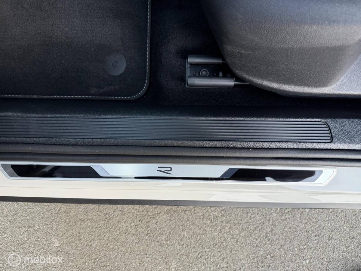 Volkswagen T-Roc Volkswagen T-Roc 1.0 TSI R-Line BLACK STYLE CLIMA*ADABCR*CARPLAUY*VIRTUALD*