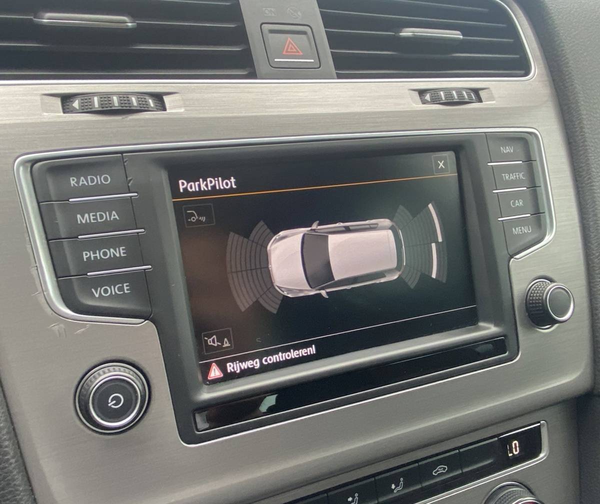 Volkswagen Golf Volkswagen Golf 1.0 TSI Business Edition Connected/ Clima/ LED/ PDC/ Privacyglass