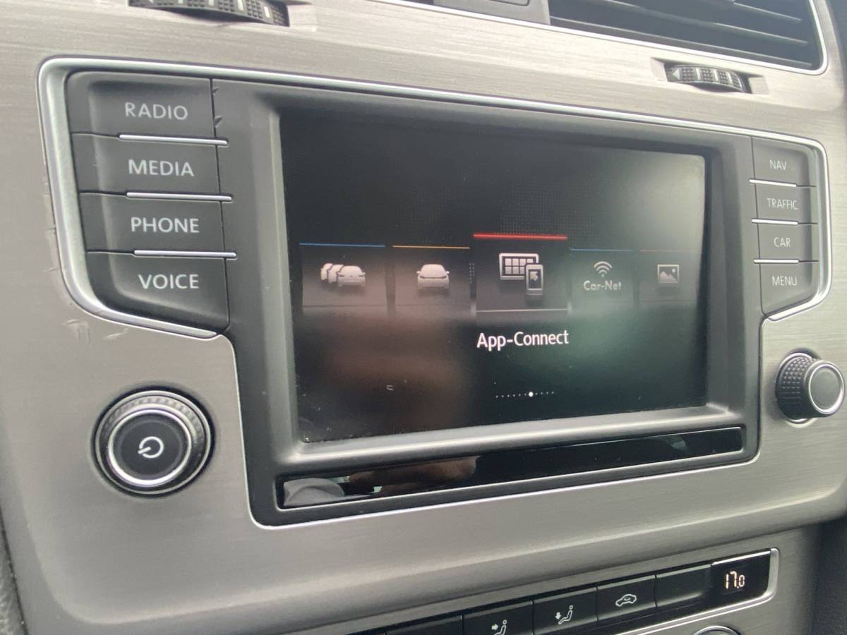 Volkswagen Golf Volkswagen Golf 1.0 TSI Business Edition Connected/ Clima/ LED/ PDC/ Privacyglass