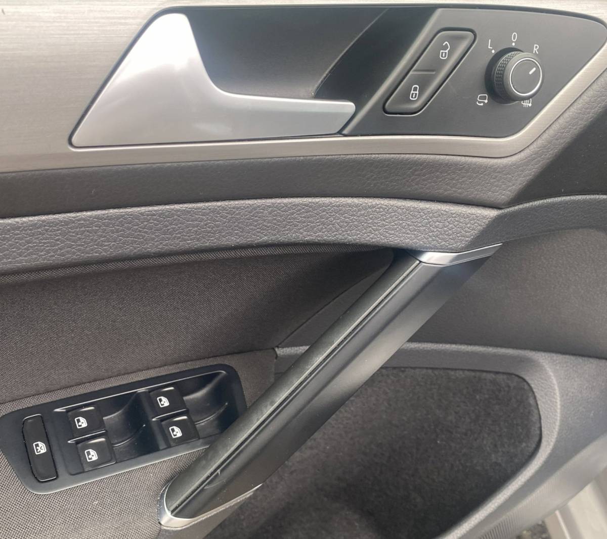 Volkswagen Golf Volkswagen Golf 1.0 TSI Business Edition Connected/ Clima/ LED/ PDC/ Privacyglass