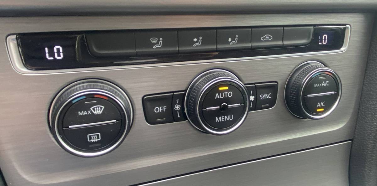 Volkswagen Golf Volkswagen Golf 1.0 TSI Business Edition Connected/ Clima/ LED/ PDC/ Privacyglass