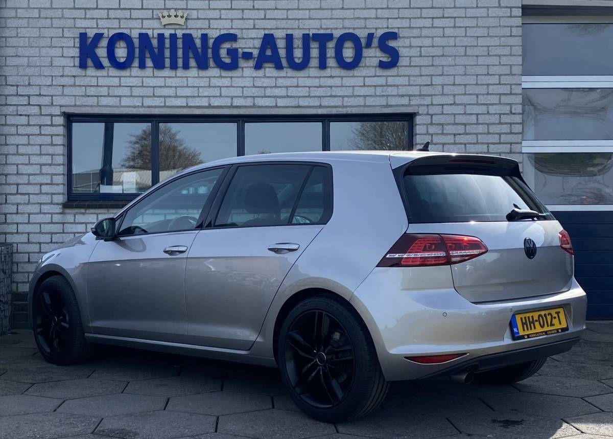 Volkswagen Golf Volkswagen Golf 1.0 TSI Business Edition Connected/ Clima/ LED/ PDC/ Privacyglass