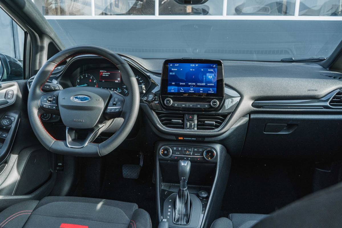 Ford Fiesta Ford FIESTA 1.0 EcoBoost Hybrid ST-Line / Automaat / Winter pack!