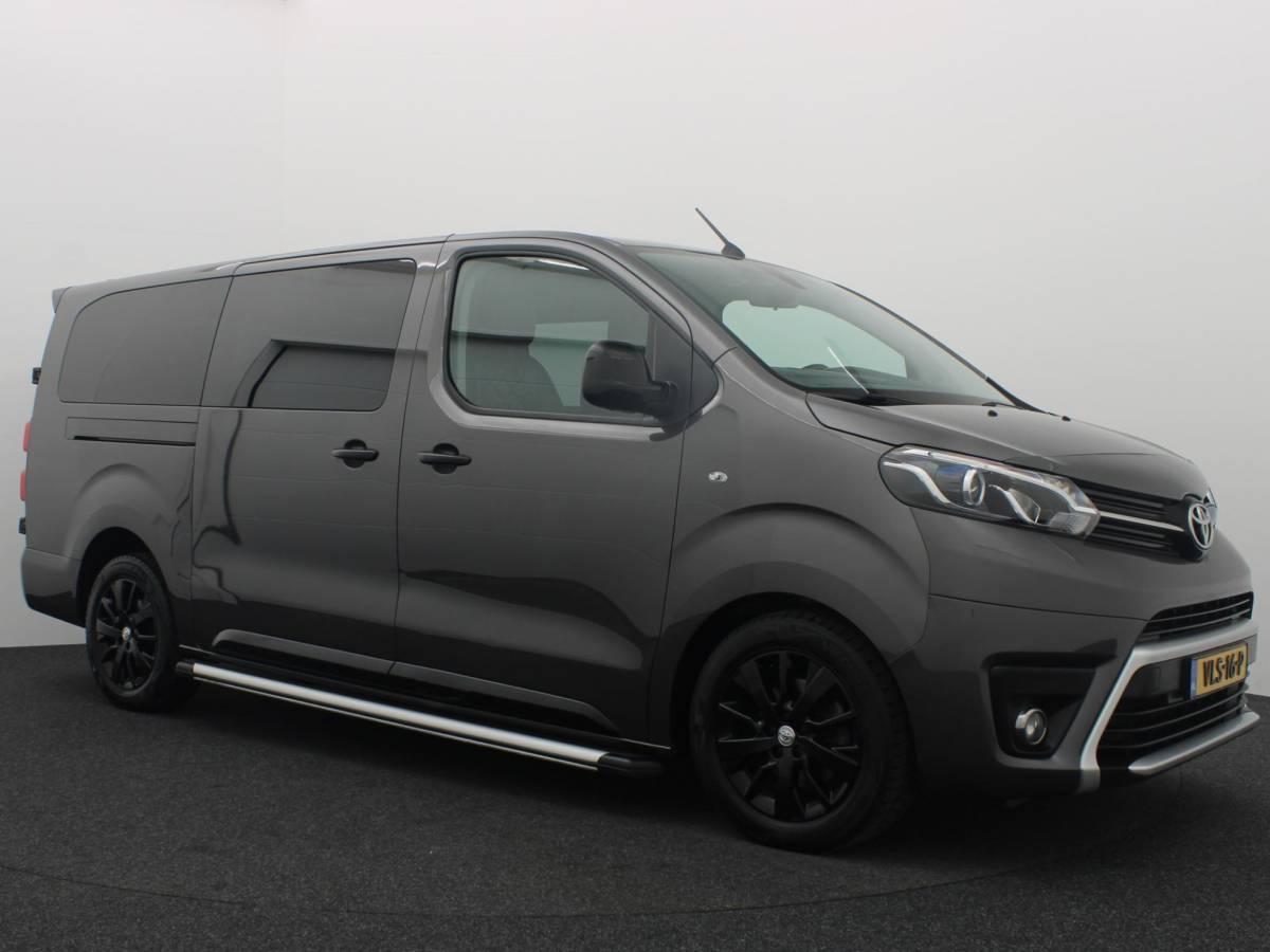 Toyota ProAce Toyota PROACE Worker 2.0 D-4D Black Line Long DC 5 PERS / AUTOMAAT / NWE D-RIEM / LEDER /STOELVERW / CARPLAY / CAMERA / TREKHAAK / NL-AUTO