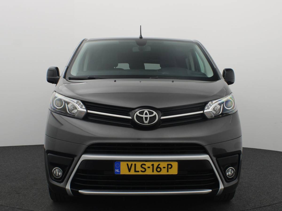 Toyota ProAce Toyota PROACE Worker 2.0 D-4D Black Line Long DC 5 PERS / AUTOMAAT / NWE D-RIEM / LEDER /STOELVERW / CARPLAY / CAMERA / TREKHAAK / NL-AUTO