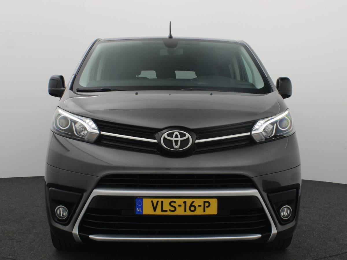 Toyota ProAce Toyota PROACE Worker 2.0 D-4D Black Line Long DC 5 PERS / AUTOMAAT / NWE D-RIEM / LEDER /STOELVERW / CARPLAY / CAMERA / TREKHAAK / NL-AUTO