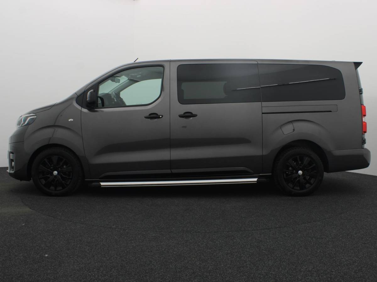 Toyota ProAce Toyota PROACE Worker 2.0 D-4D Black Line Long DC 5 PERS / AUTOMAAT / NWE D-RIEM / LEDER /STOELVERW / CARPLAY / CAMERA / TREKHAAK / NL-AUTO
