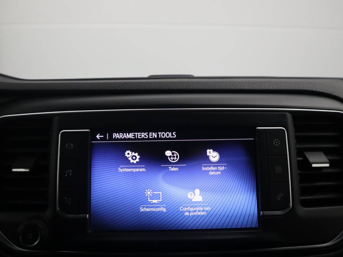 Toyota ProAce Toyota PROACE Worker 2.0 D-4D Black Line Long DC 5 PERS / AUTOMAAT / NWE D-RIEM / LEDER /STOELVERW / CARPLAY / CAMERA / TREKHAAK / NL-AUTO