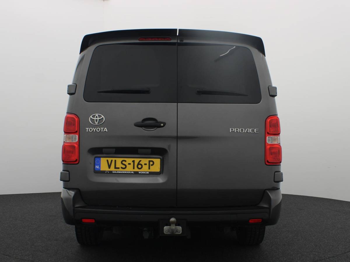 Toyota ProAce Toyota PROACE Worker 2.0 D-4D Black Line Long DC 5 PERS / AUTOMAAT / NWE D-RIEM / LEDER /STOELVERW / CARPLAY / CAMERA / TREKHAAK / NL-AUTO