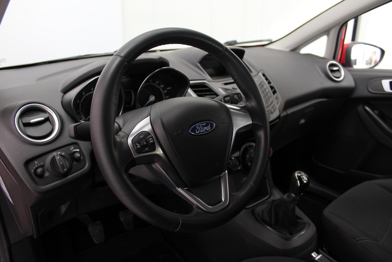 Ford Fiesta Ford Fiesta 1.0 Style Essential 66PK, RIJKLAAR | NAVIGATIE | AIRCO | ELEC-RAMEN