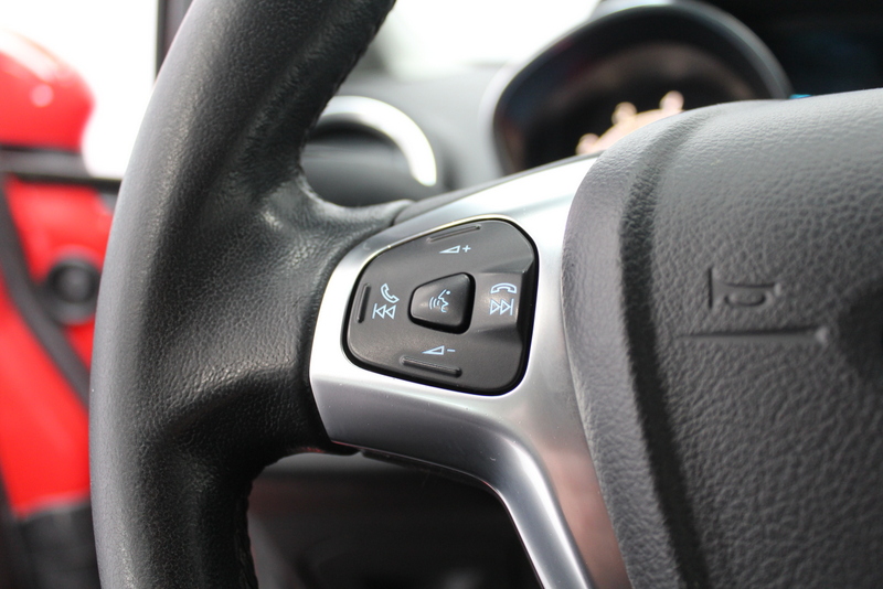 Ford Fiesta Ford Fiesta 1.0 Style Essential 66PK, RIJKLAAR | NAVIGATIE | AIRCO | ELEC-RAMEN