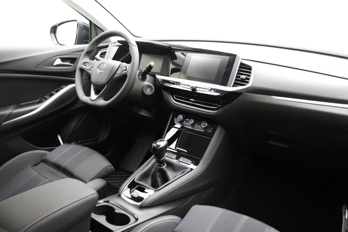Opel Grandland Opel Grandland 1.2 Turbo GS 130pk | Navigatie via APP | Climate Control | Stoel – Stuurverwarming | Parkeersensoren | Lichtmetalen Velgen | AGR Stoelen
