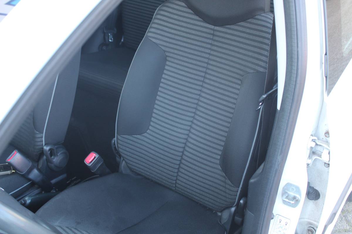 Peugeot 107 Peugeot 107 1.0 Active Airco l Elek. ramen l CD speler