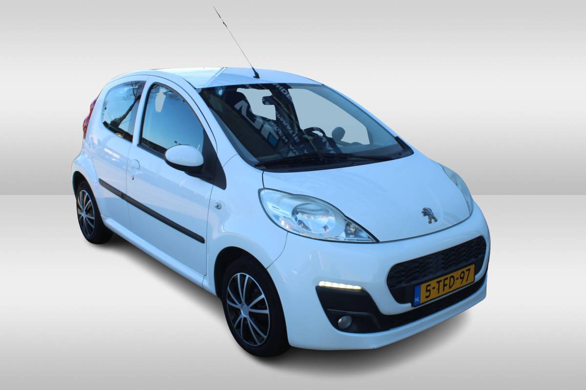 Peugeot 107 Peugeot 107 1.0 Active Airco l Elek. ramen l CD speler