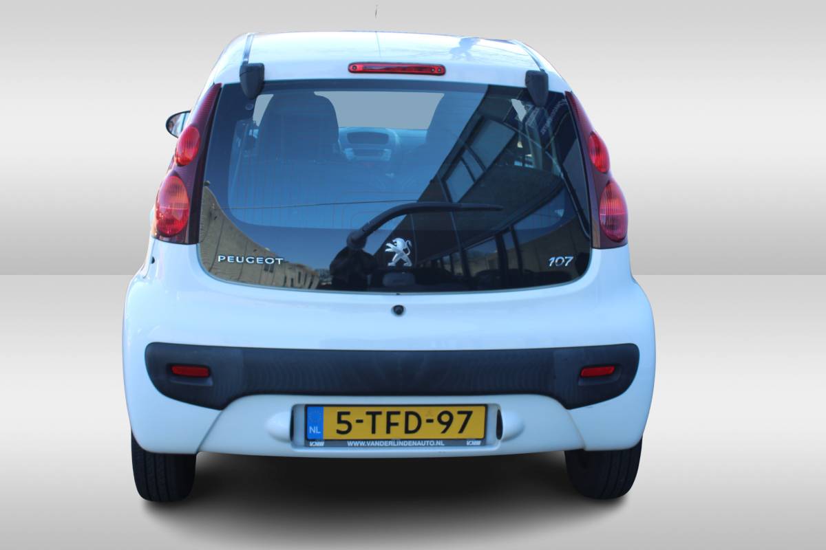 Peugeot 107 Peugeot 107 1.0 Active Airco l Elek. ramen l CD speler