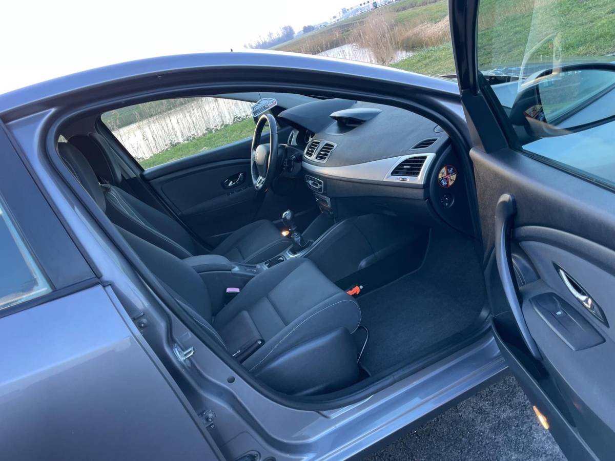 Renault Mégane Renault Mégane 1.2 TCe Expression, 5drs, Cruise/Climate control, Radio-CD/MP3, Bluetooth, Keyless, Lmv!