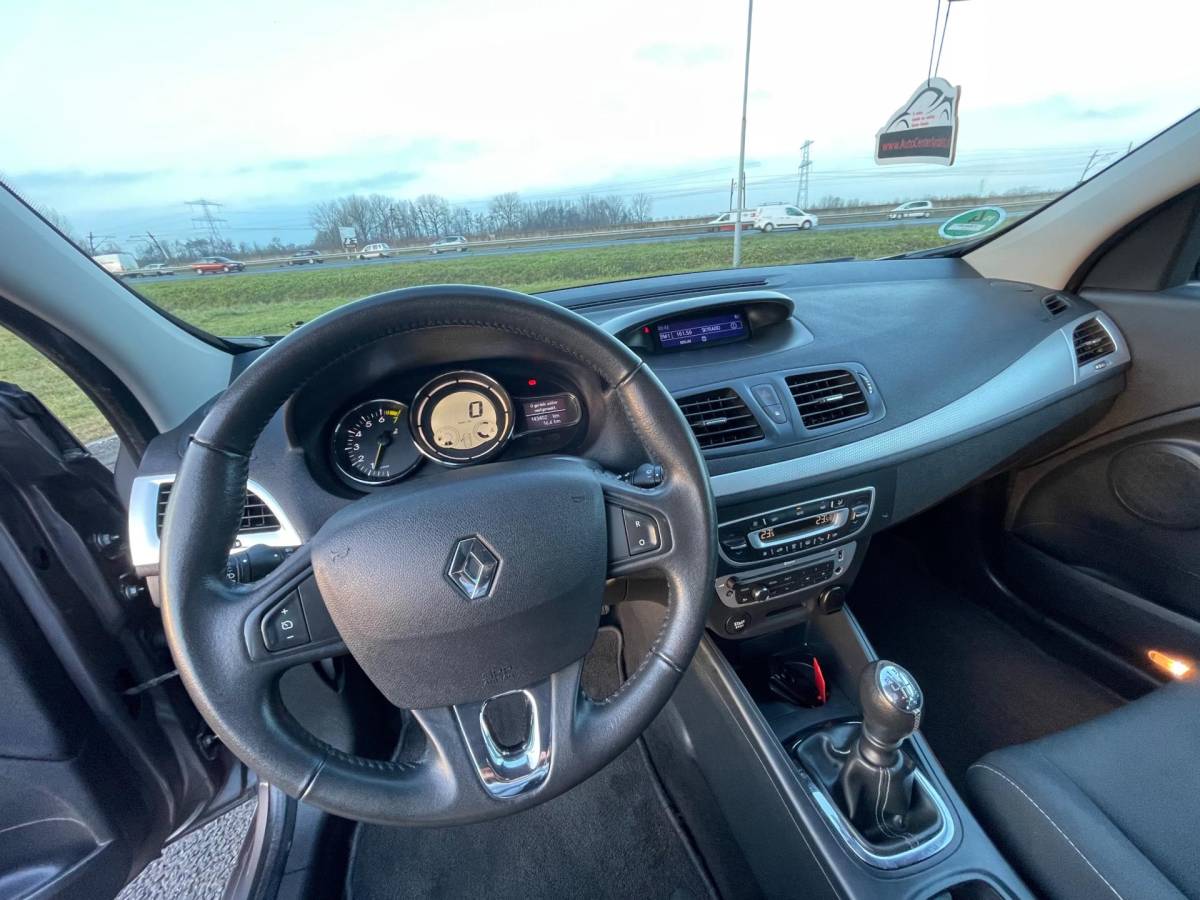 Renault Mégane Renault Mégane 1.2 TCe Expression, 5drs, Cruise/Climate control, Radio-CD/MP3, Bluetooth, Keyless, Lmv!