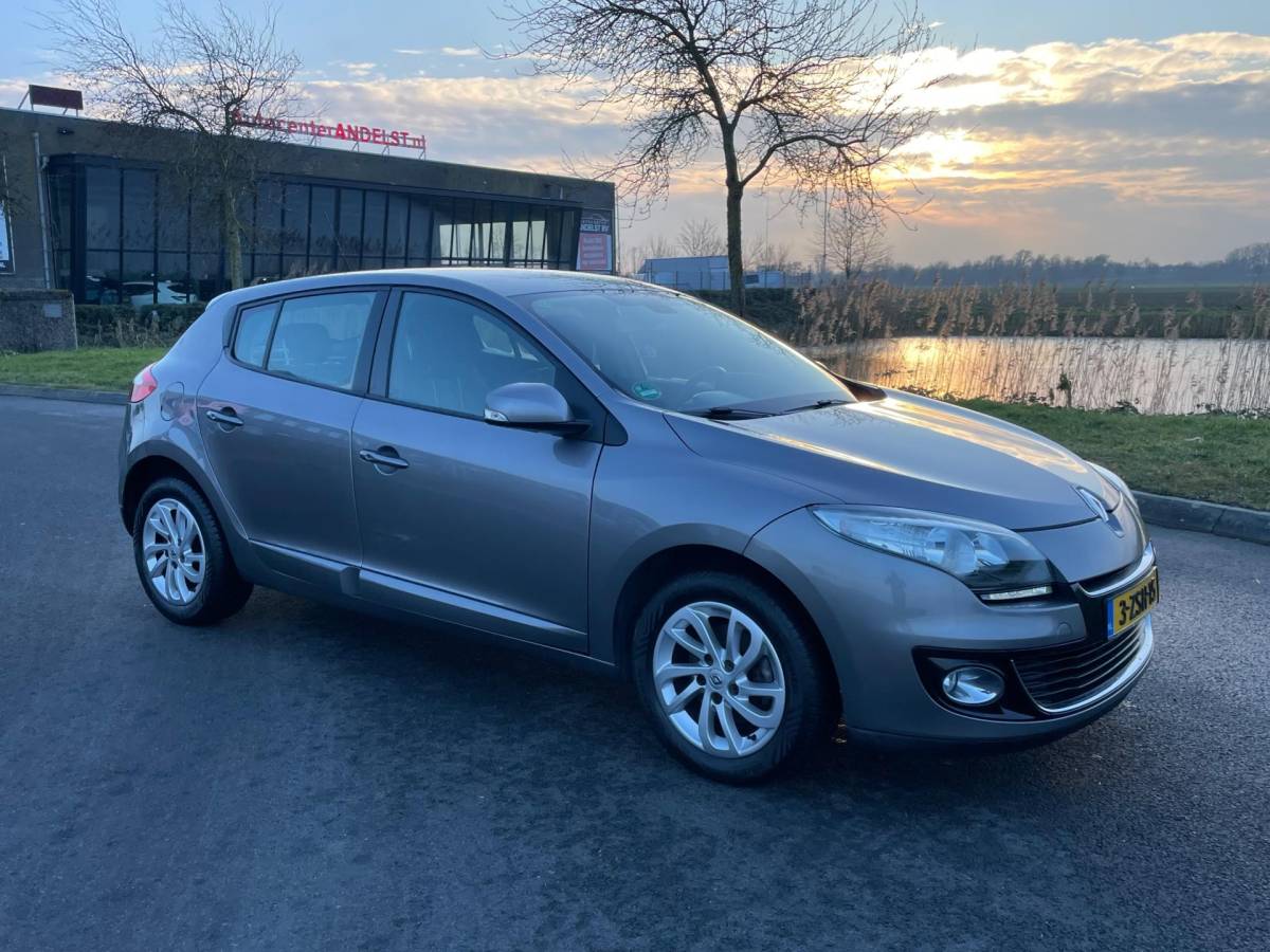 Renault Mégane Renault Mégane 1.2 TCe Expression, 5drs, Cruise/Climate control, Radio-CD/MP3, Bluetooth, Keyless, Lmv!